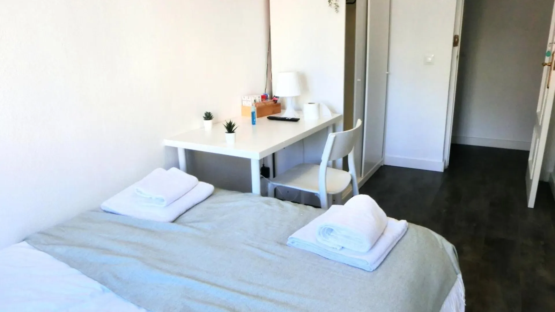 Habitacion Privada En Hospitalet L'Hospitalet de Llobregat Bed & Breakfast