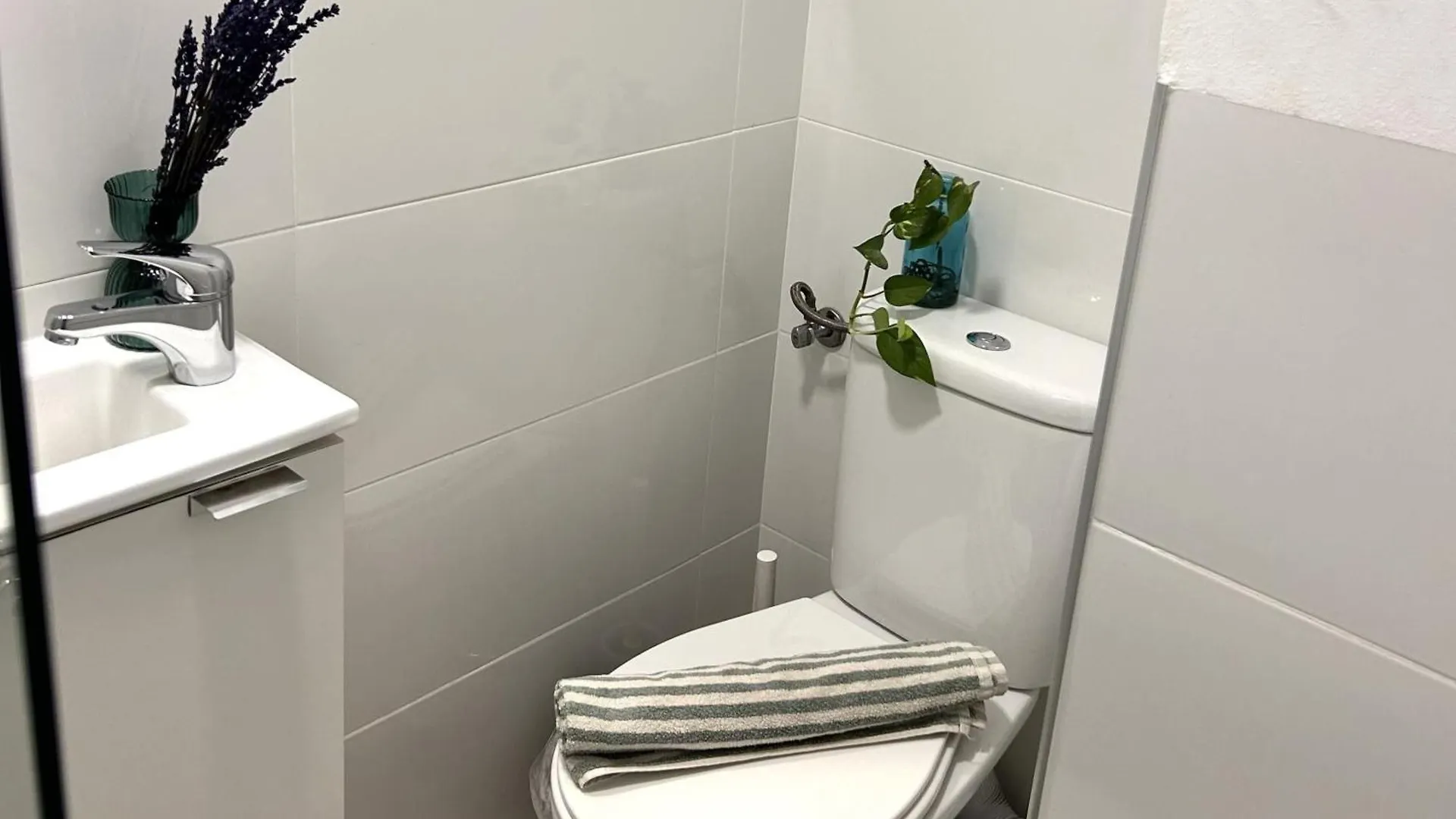 Bed & Breakfast Habitacion Privada En Hospitalet L'Hospitalet de Llobregat Spain
