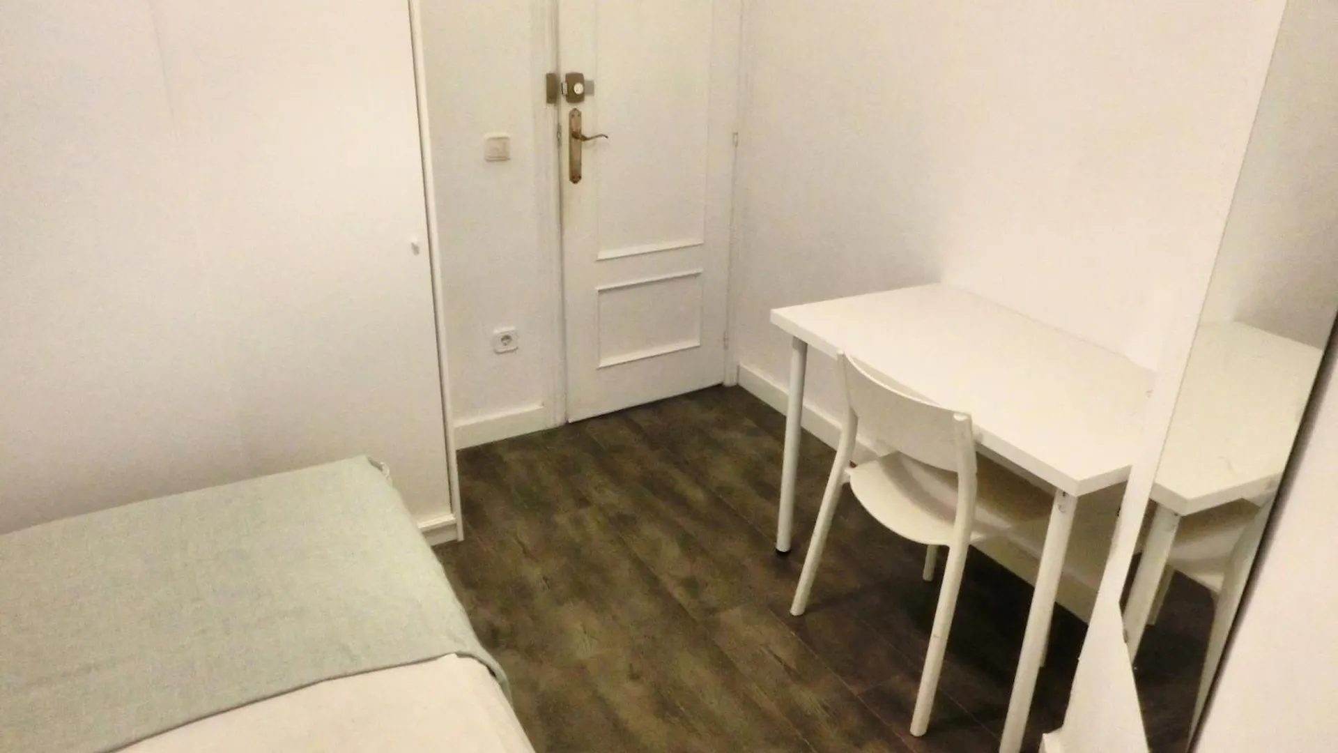 Habitacion Privada En Hospitalet L'Hospitalet de Llobregat Spain
